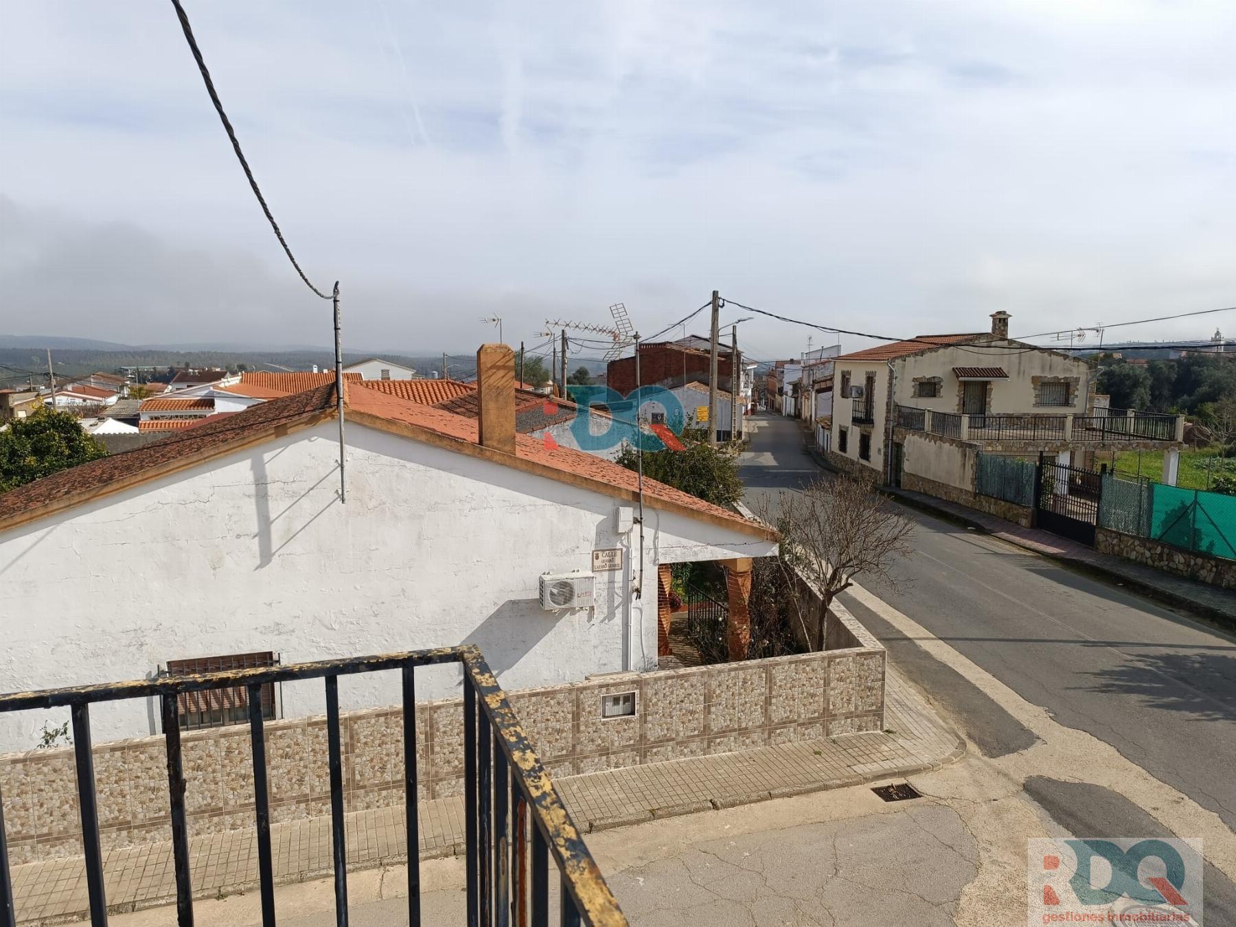 For sale of house in La Codosera