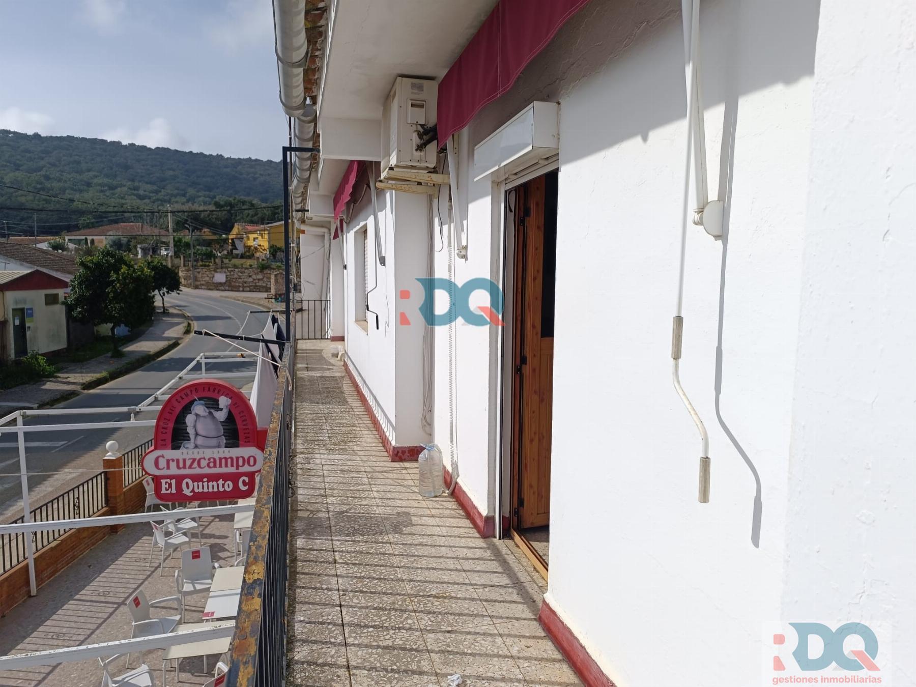 For sale of house in La Codosera