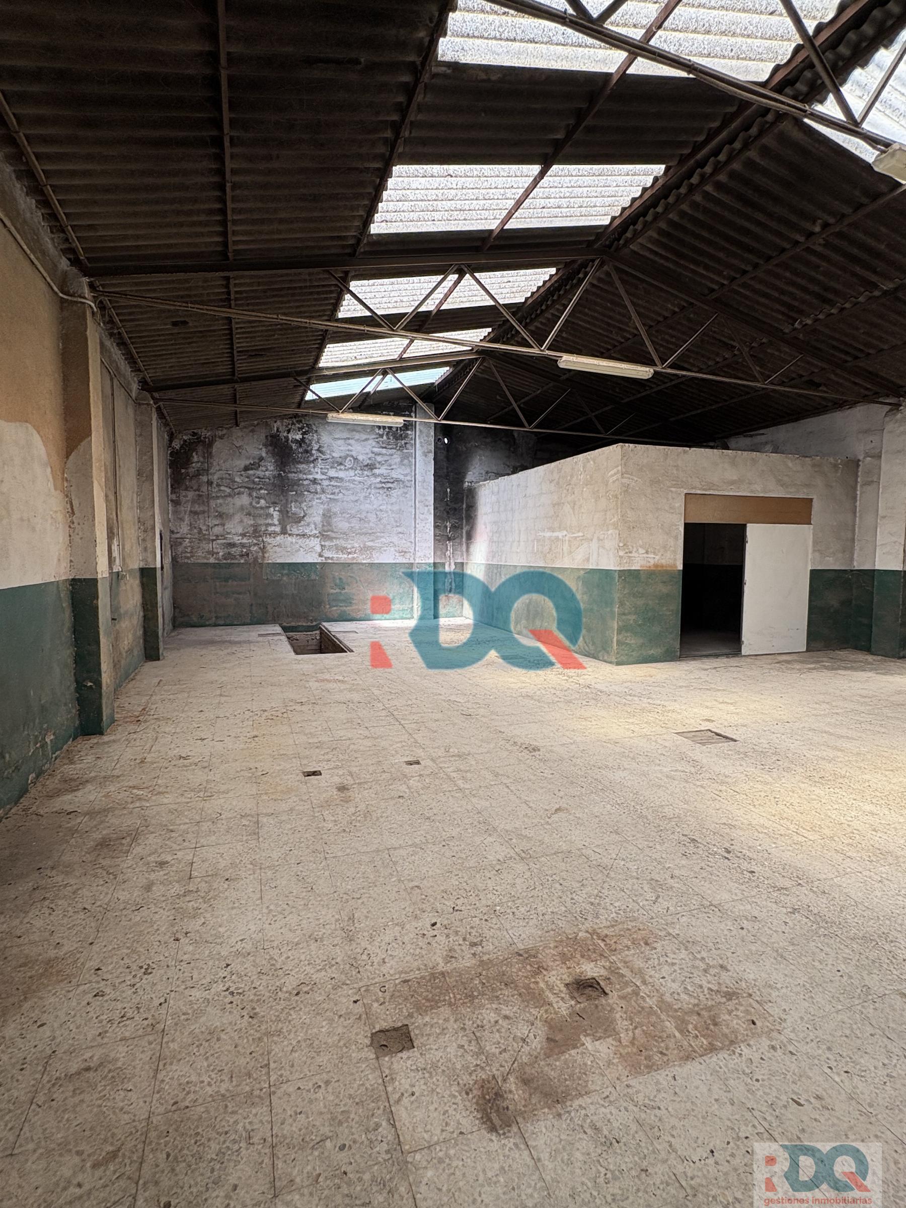 Venta de nave en Alburquerque