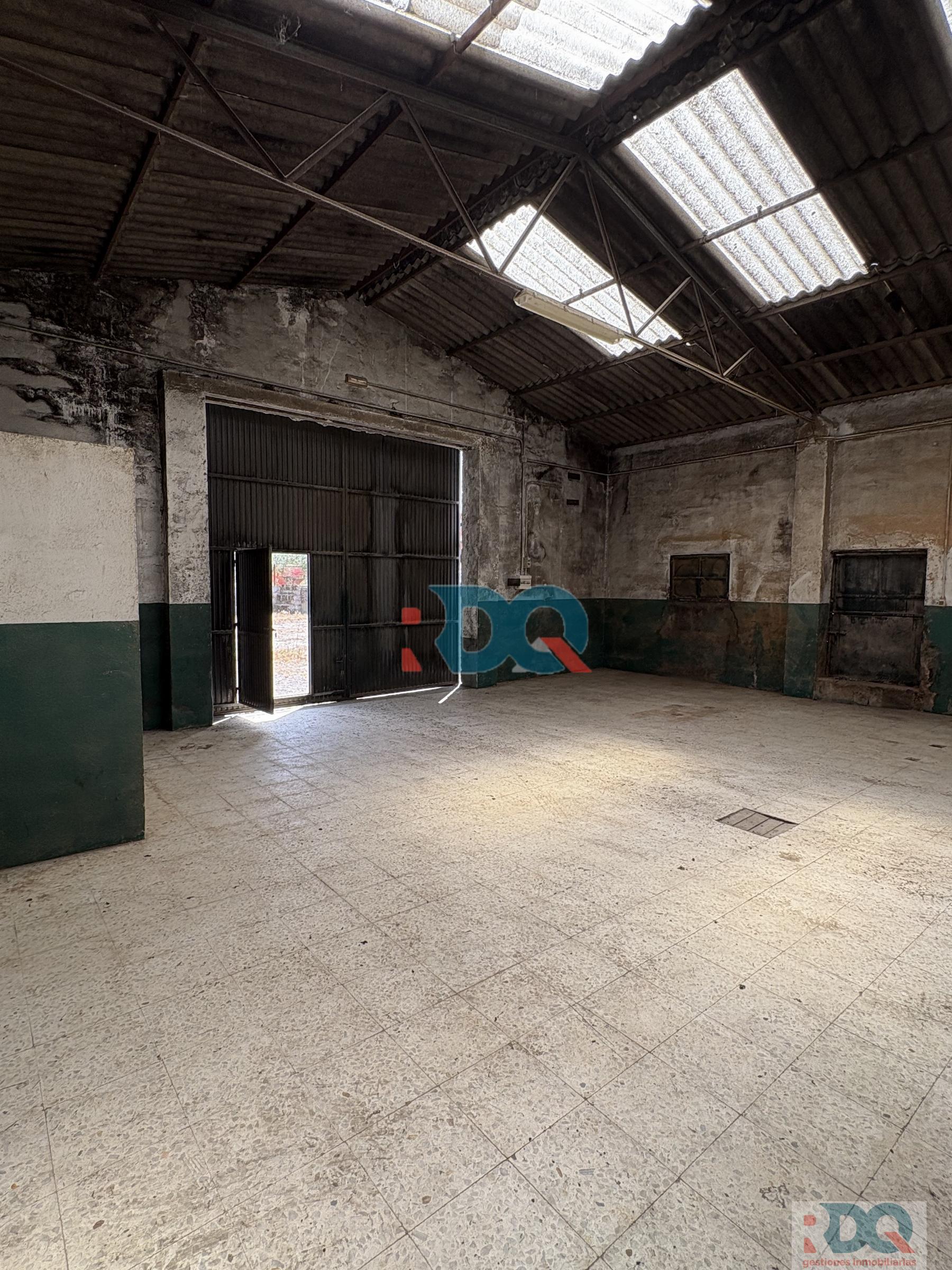 Venta de nave en Alburquerque