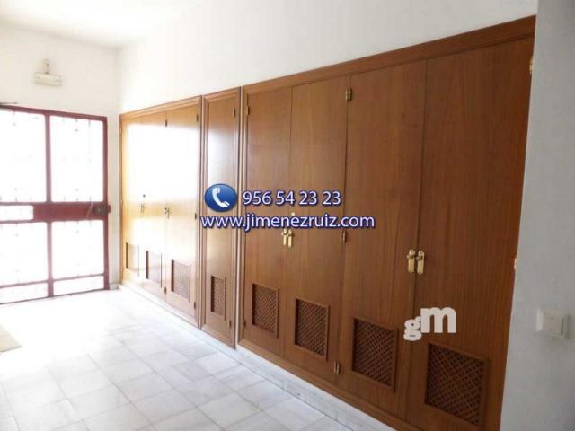 For sale of flat in El Puerto de Santa María