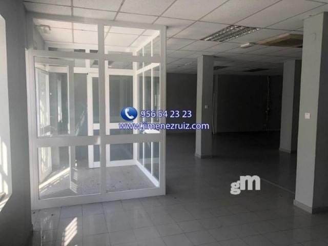 For rent of commercial in Puerto Real