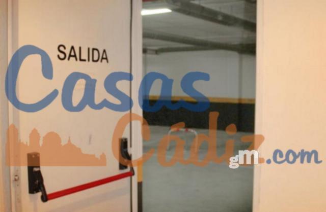 For sale of garage in Rota