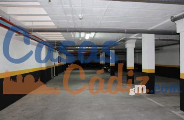 For sale of garage in Rota