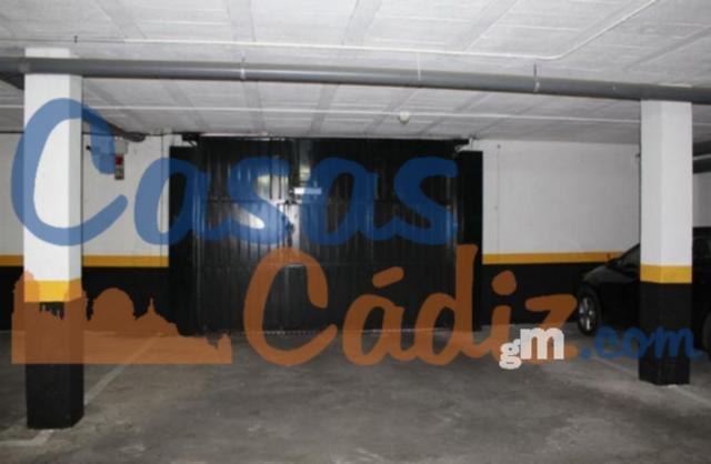 For sale of garage in Rota