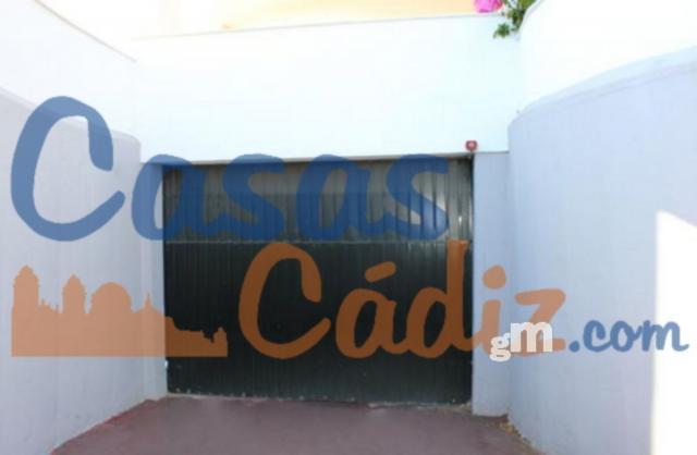 For sale of garage in Rota
