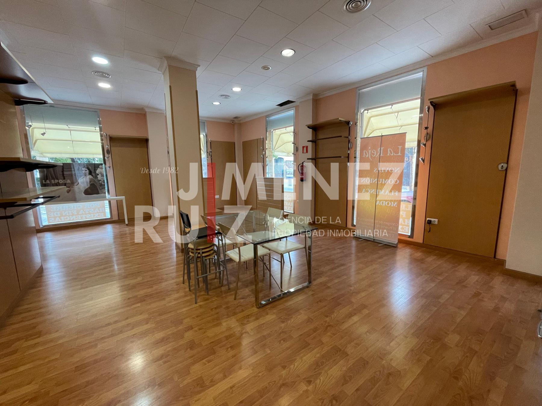 For rent of commercial in El Puerto de Santa María