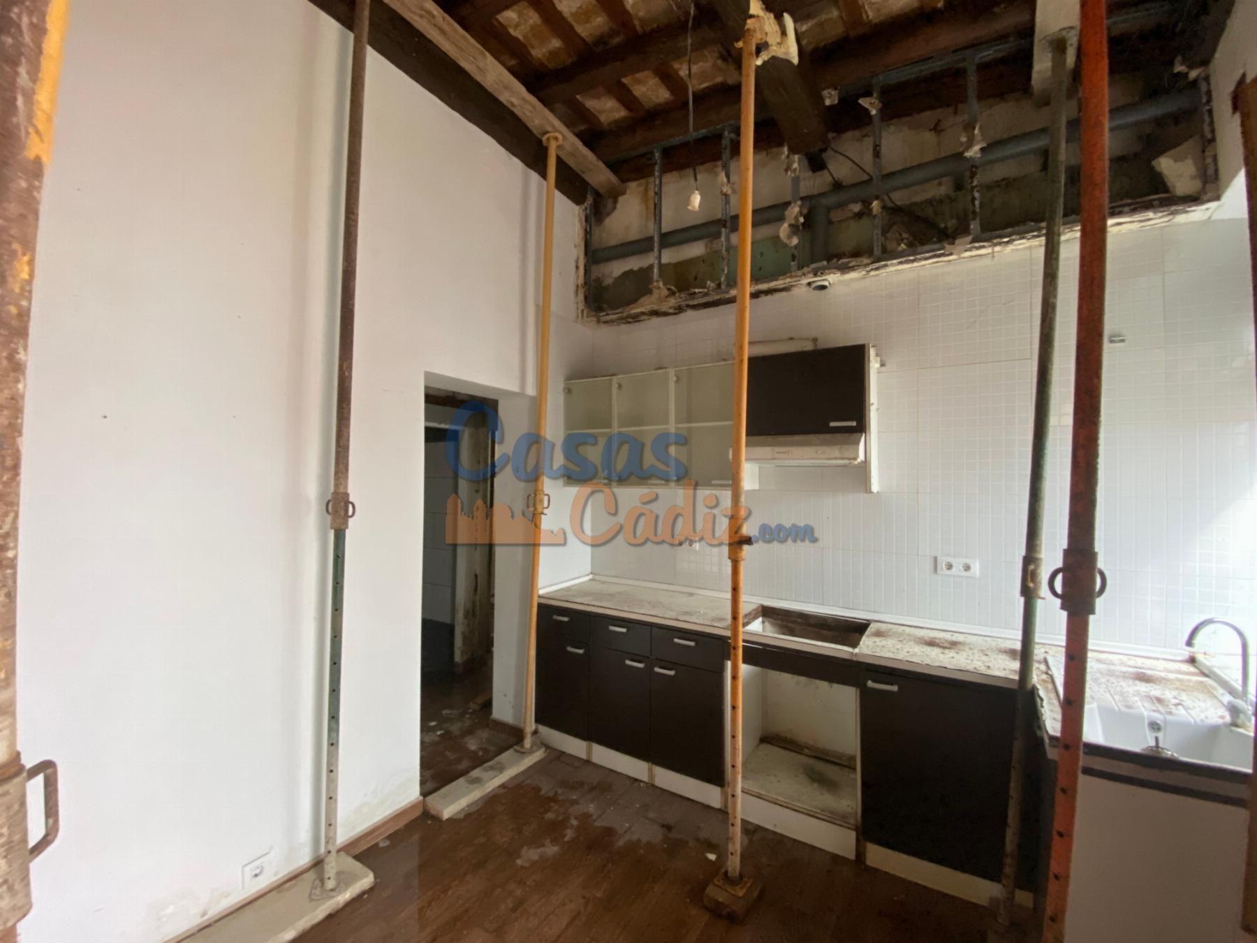 For sale of flat in El Puerto de Santa María