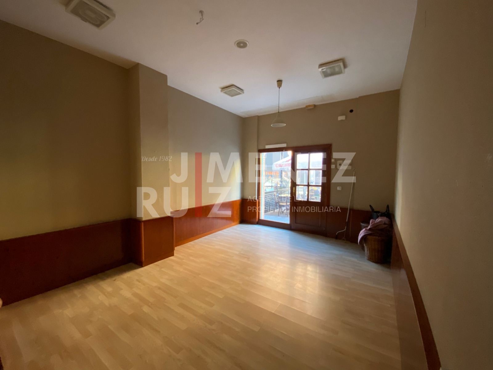 For rent of commercial in El Puerto de Santa María