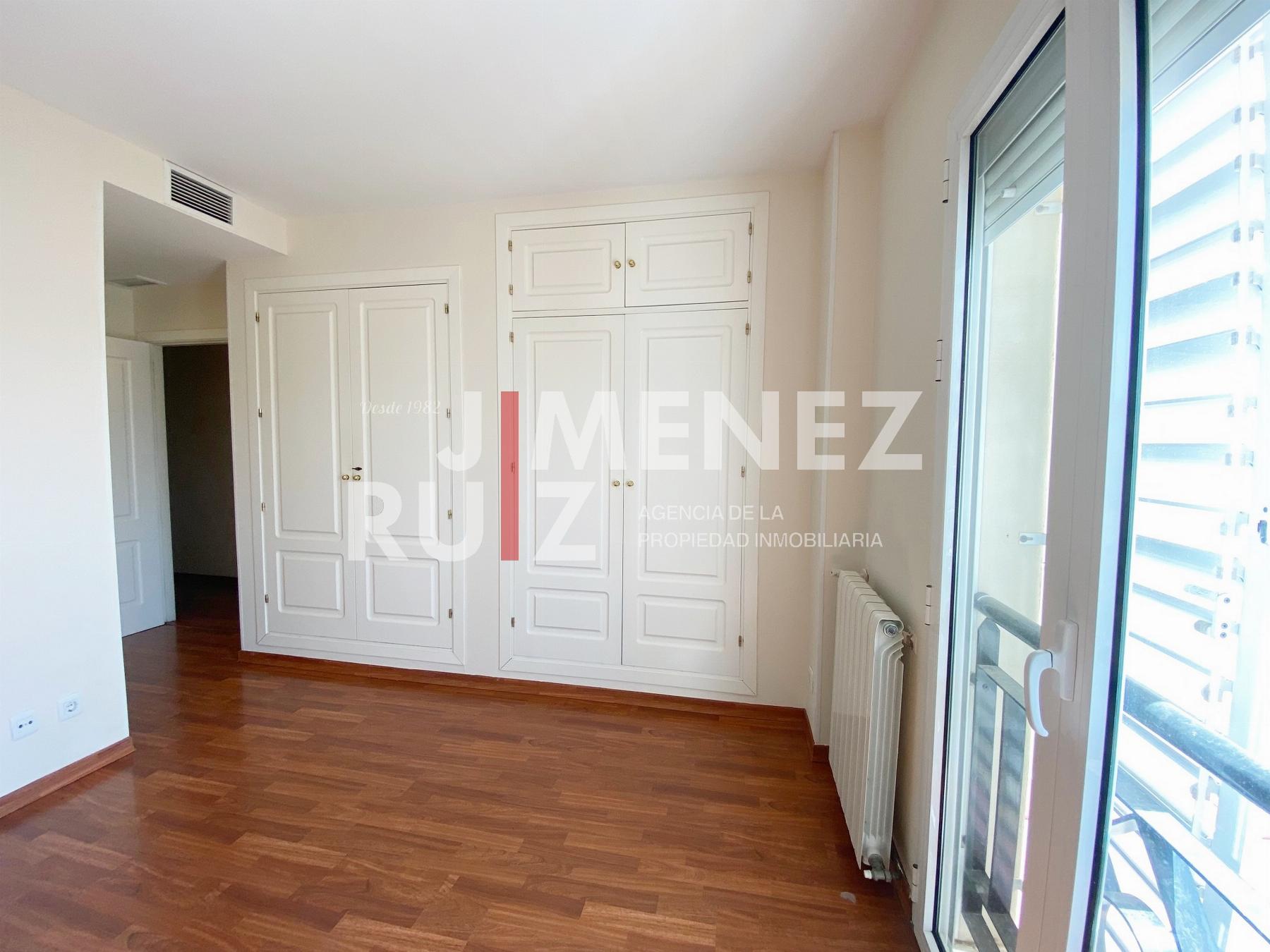 For sale of flat in El Puerto de Santa María