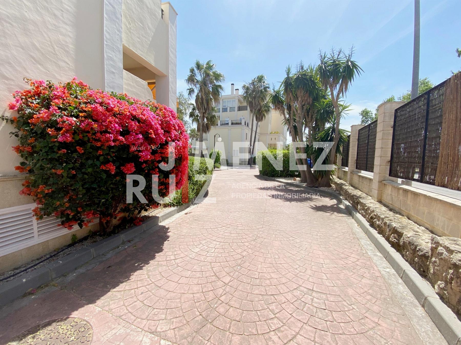 For sale of flat in El Puerto de Santa María