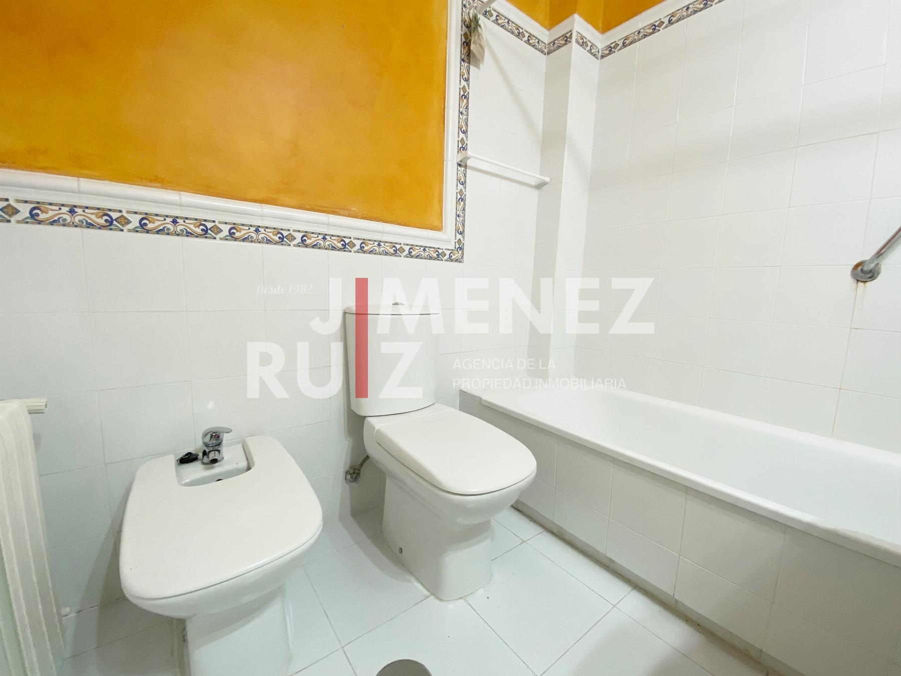 For sale of flat in El Puerto de Santa María