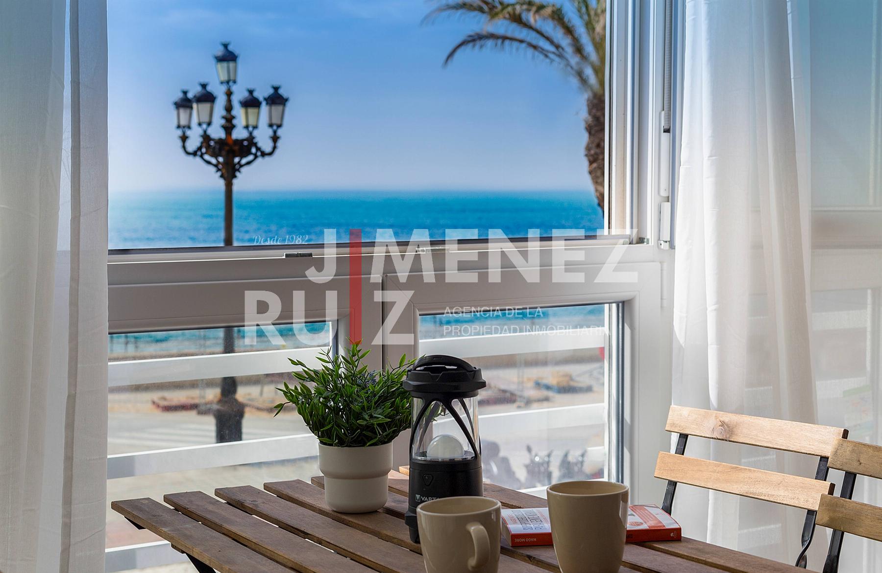 For sale of flat in Cádiz