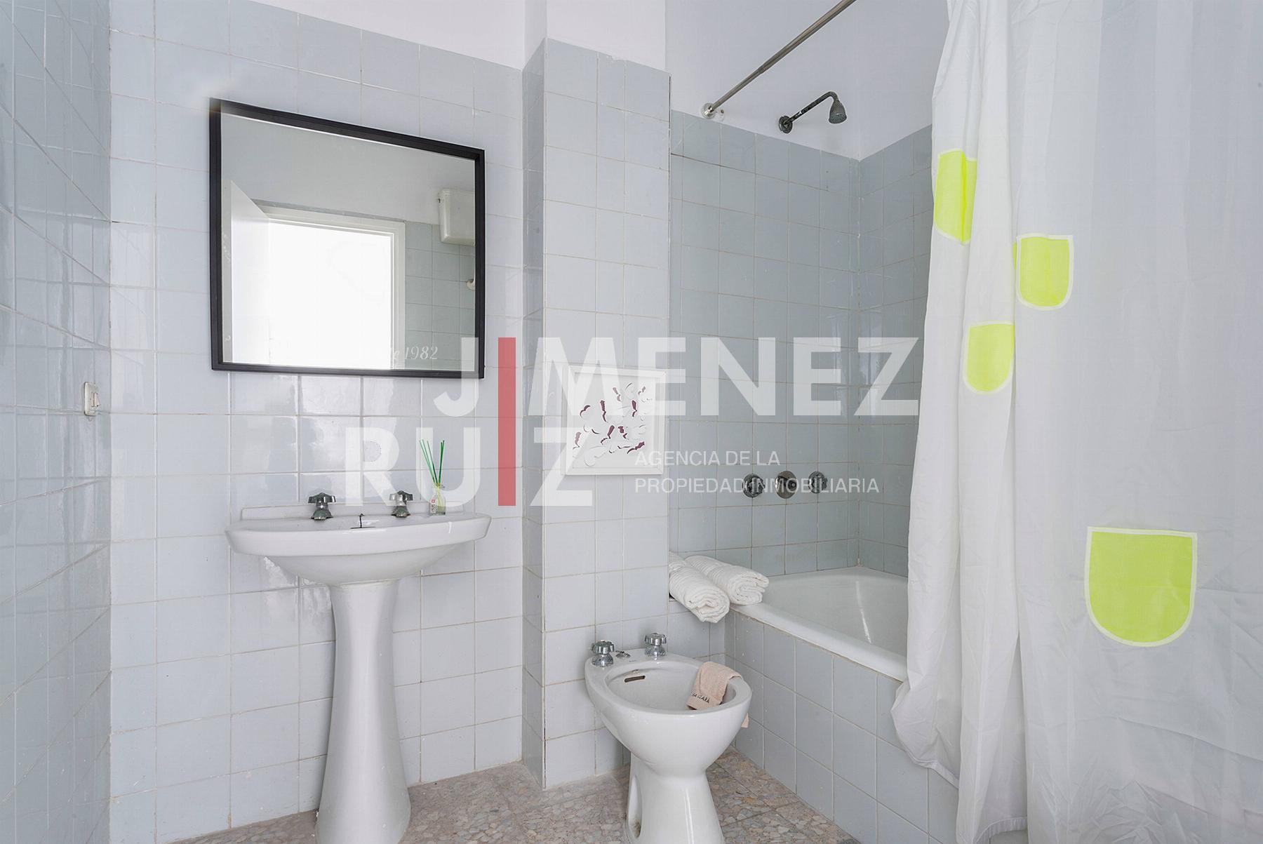 For sale of flat in Cádiz