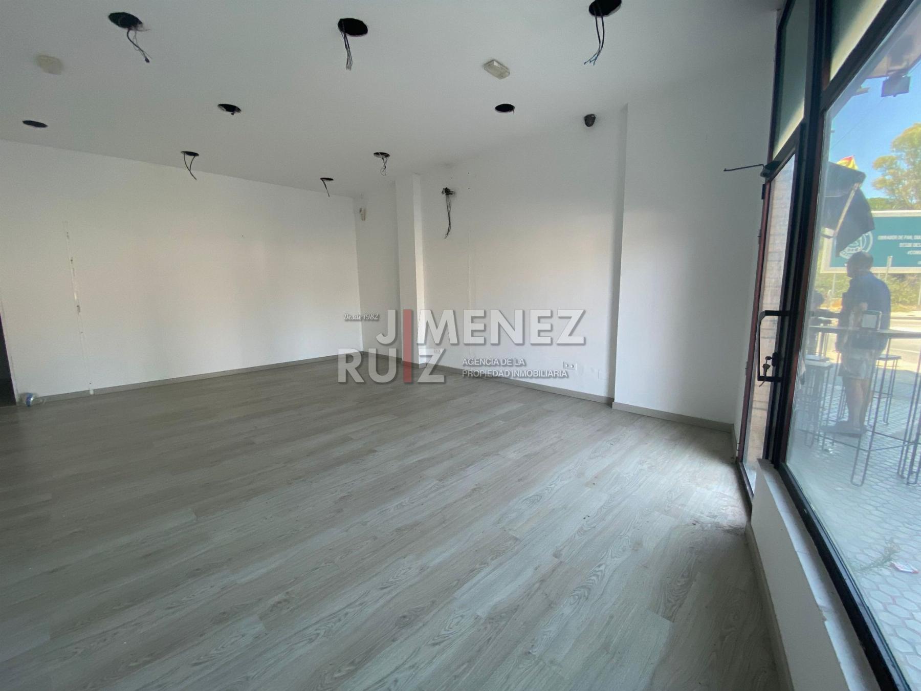 For rent of commercial in El Puerto de Santa María
