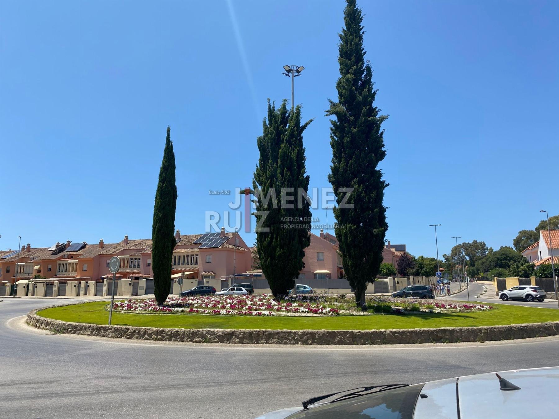 For rent of commercial in El Puerto de Santa María
