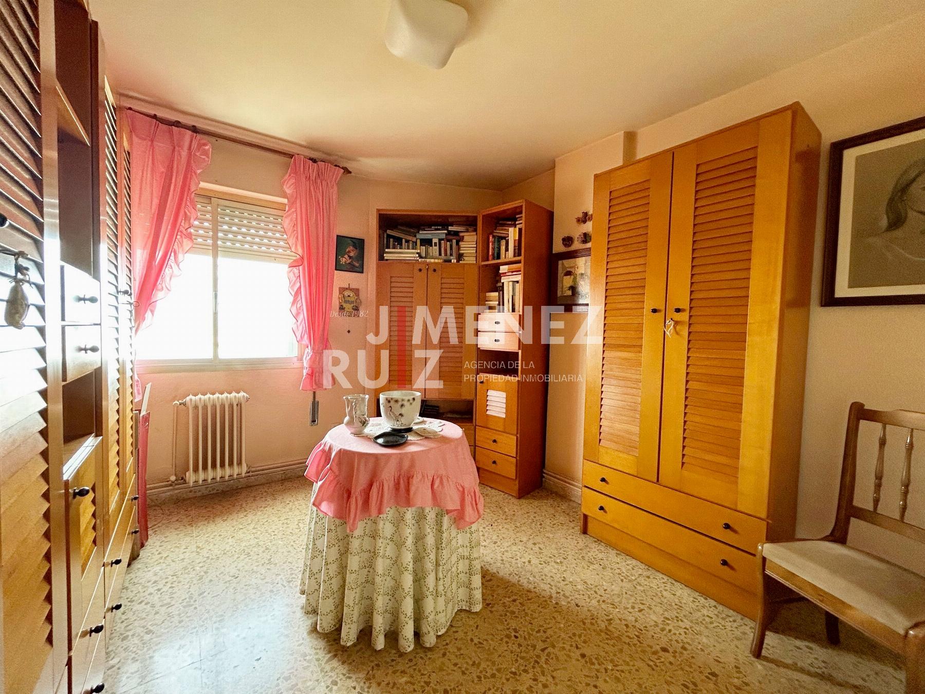For sale of flat in Cádiz