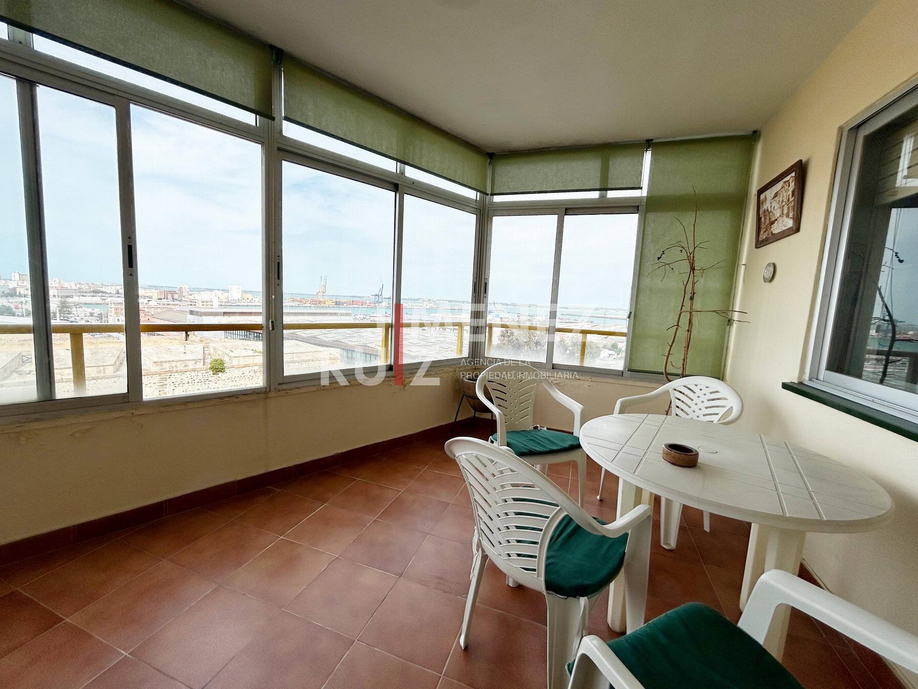 For sale of flat in Cádiz