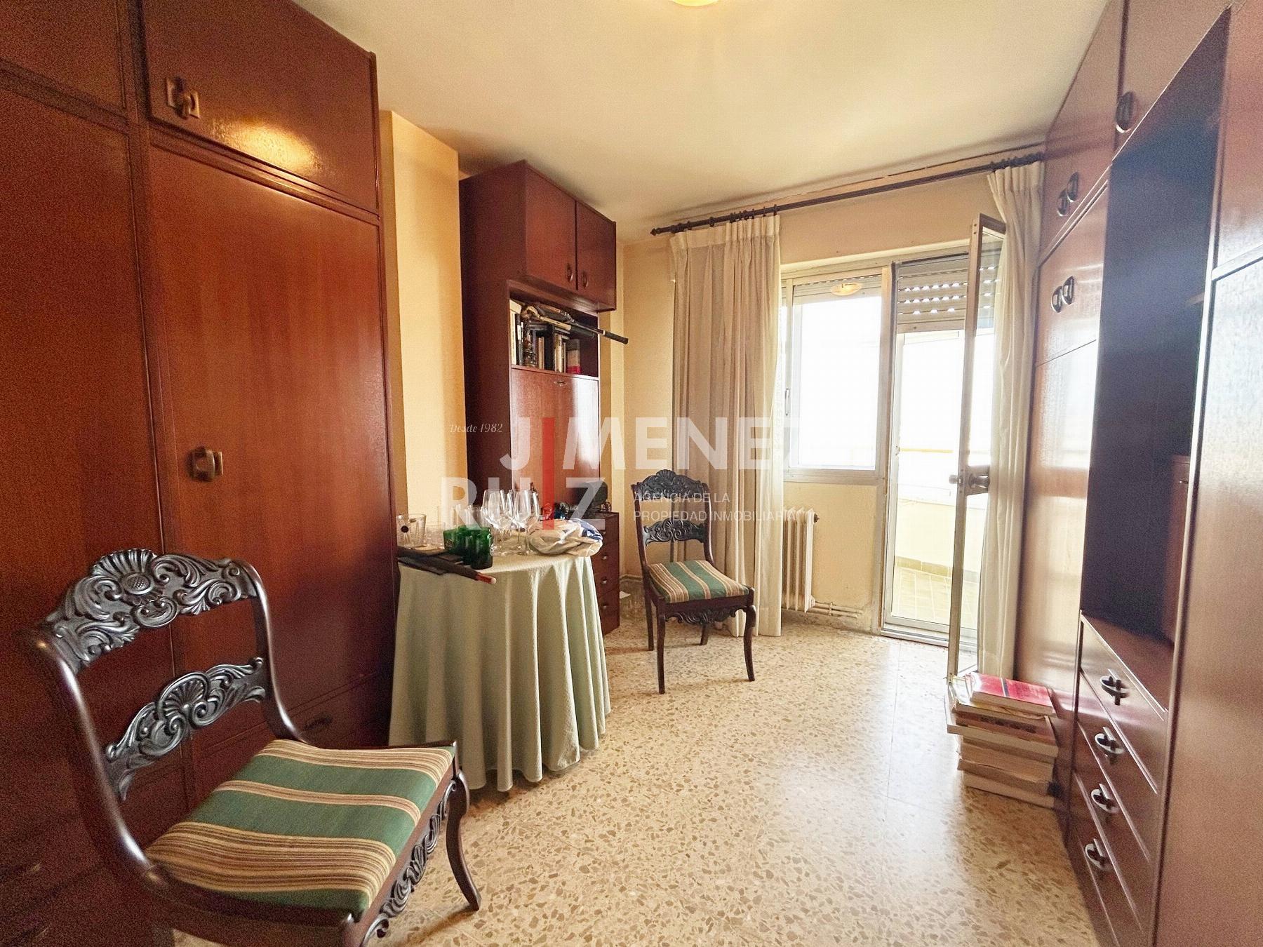 For sale of flat in Cádiz