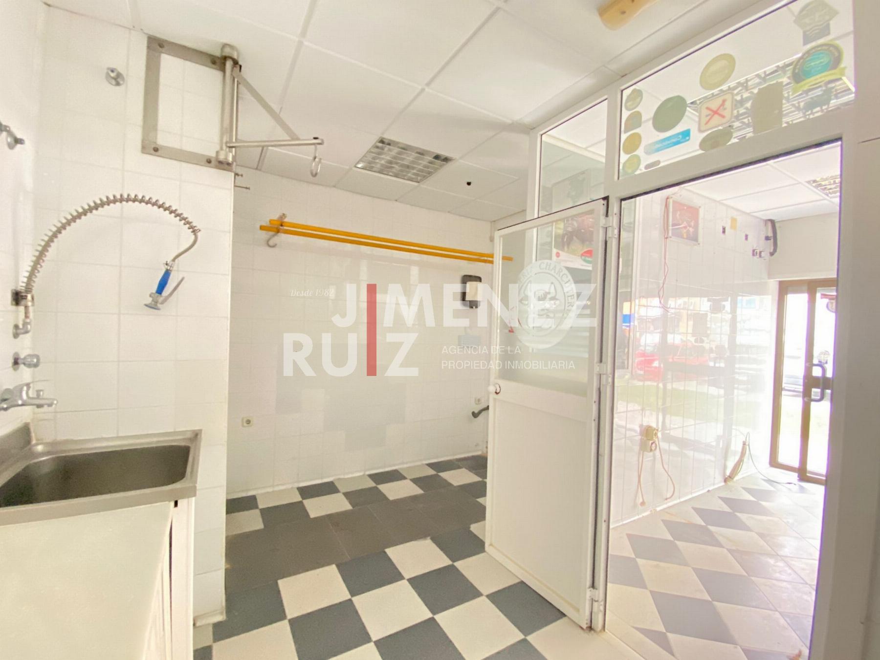 For sale of commercial in El Puerto de Santa María