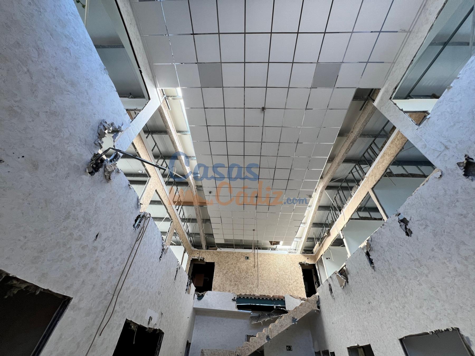 For sale of industrial plant/warehouse in El Puerto de Santa María