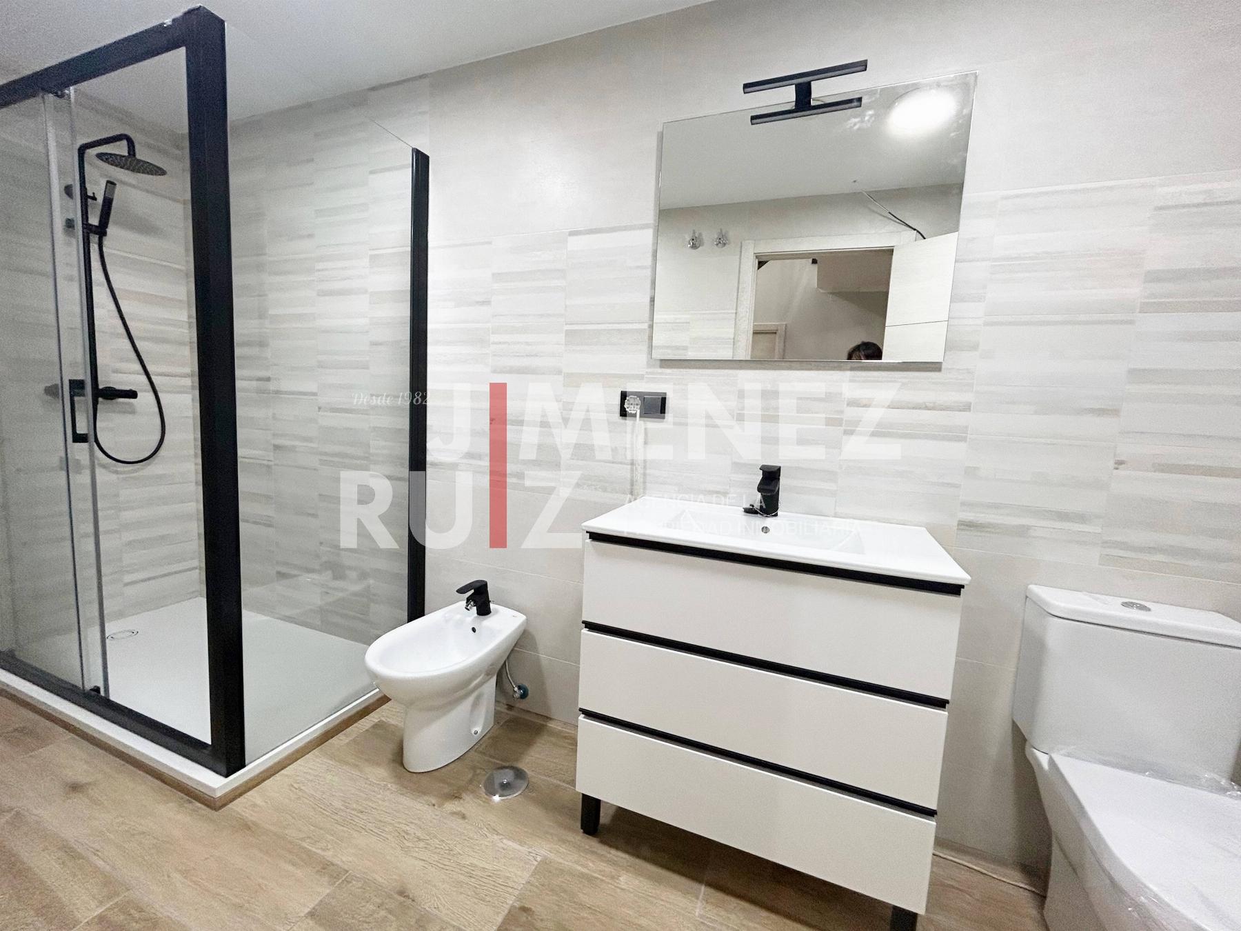 For sale of duplex in Cádiz