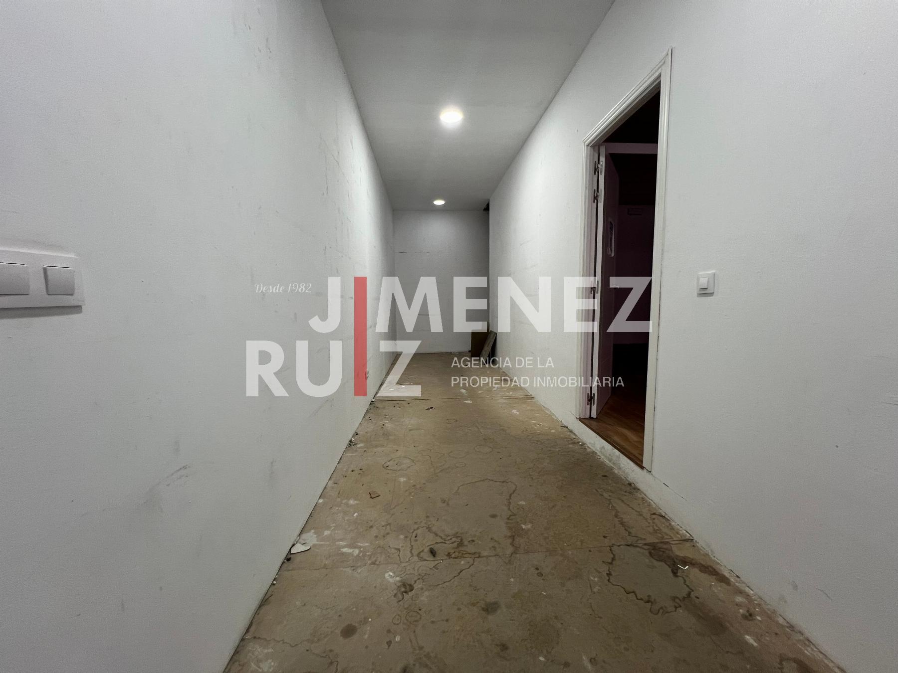 For sale of commercial in El Puerto de Santa María
