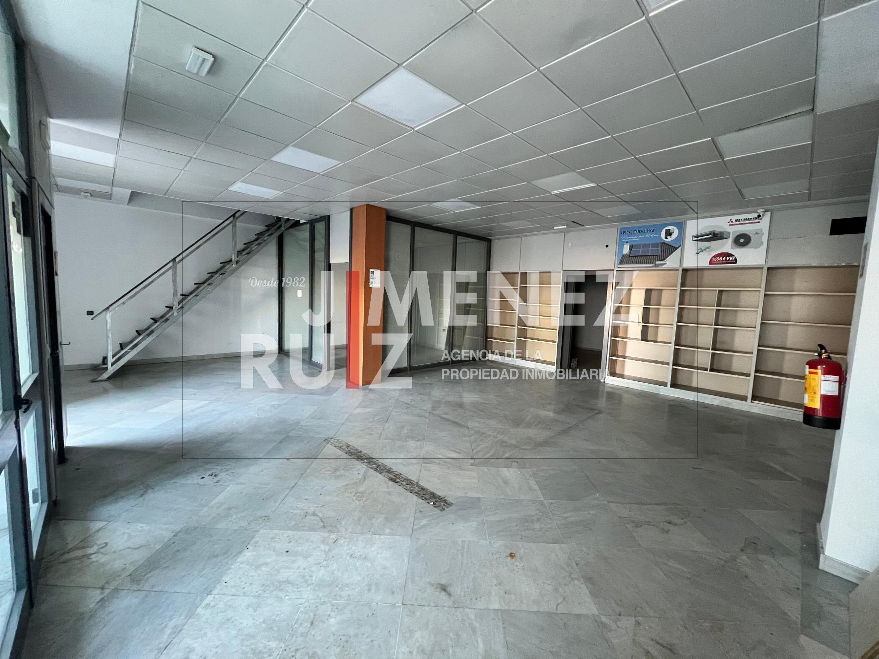 For sale of commercial in El Puerto de Santa María