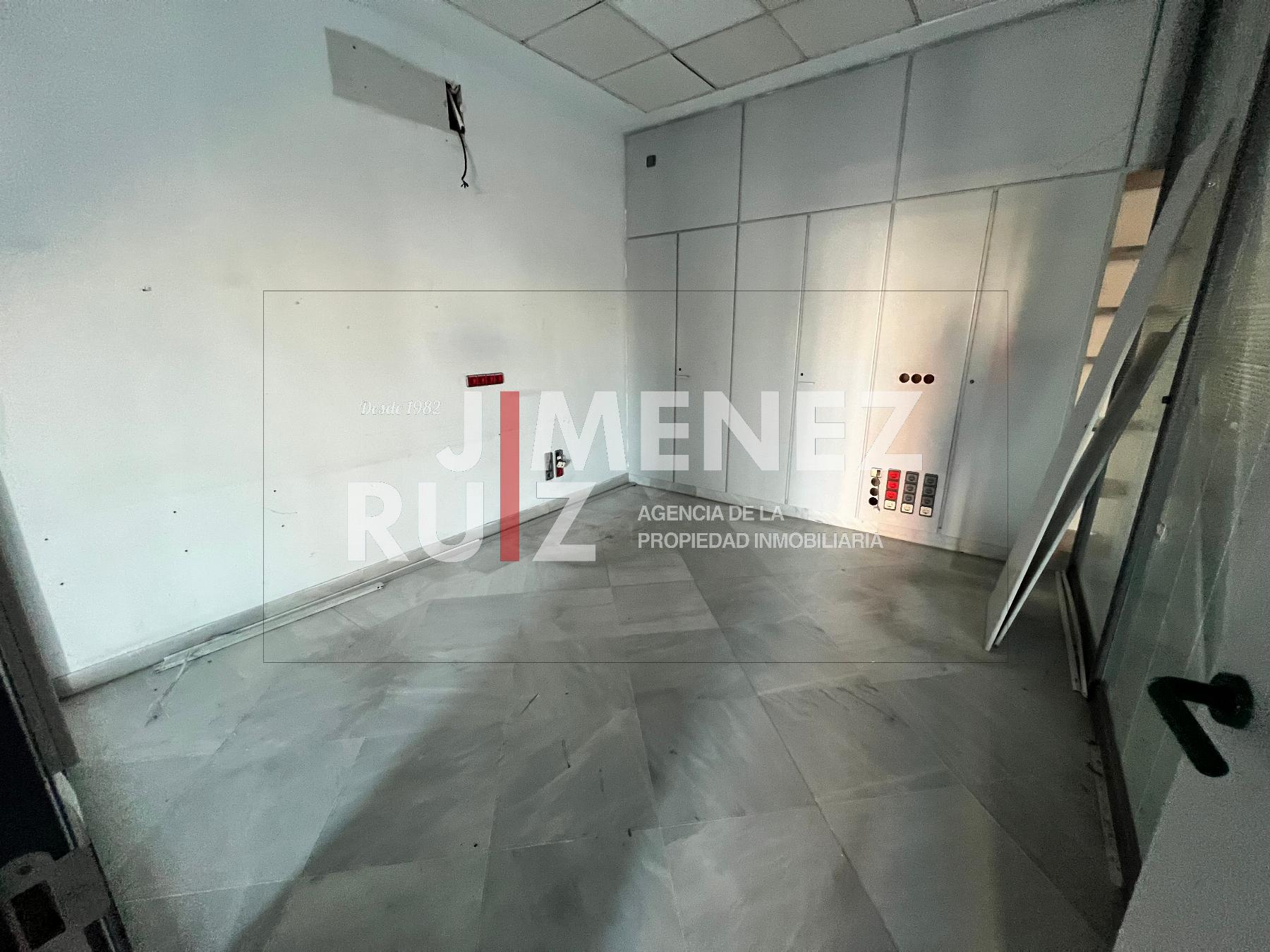 For sale of commercial in El Puerto de Santa María