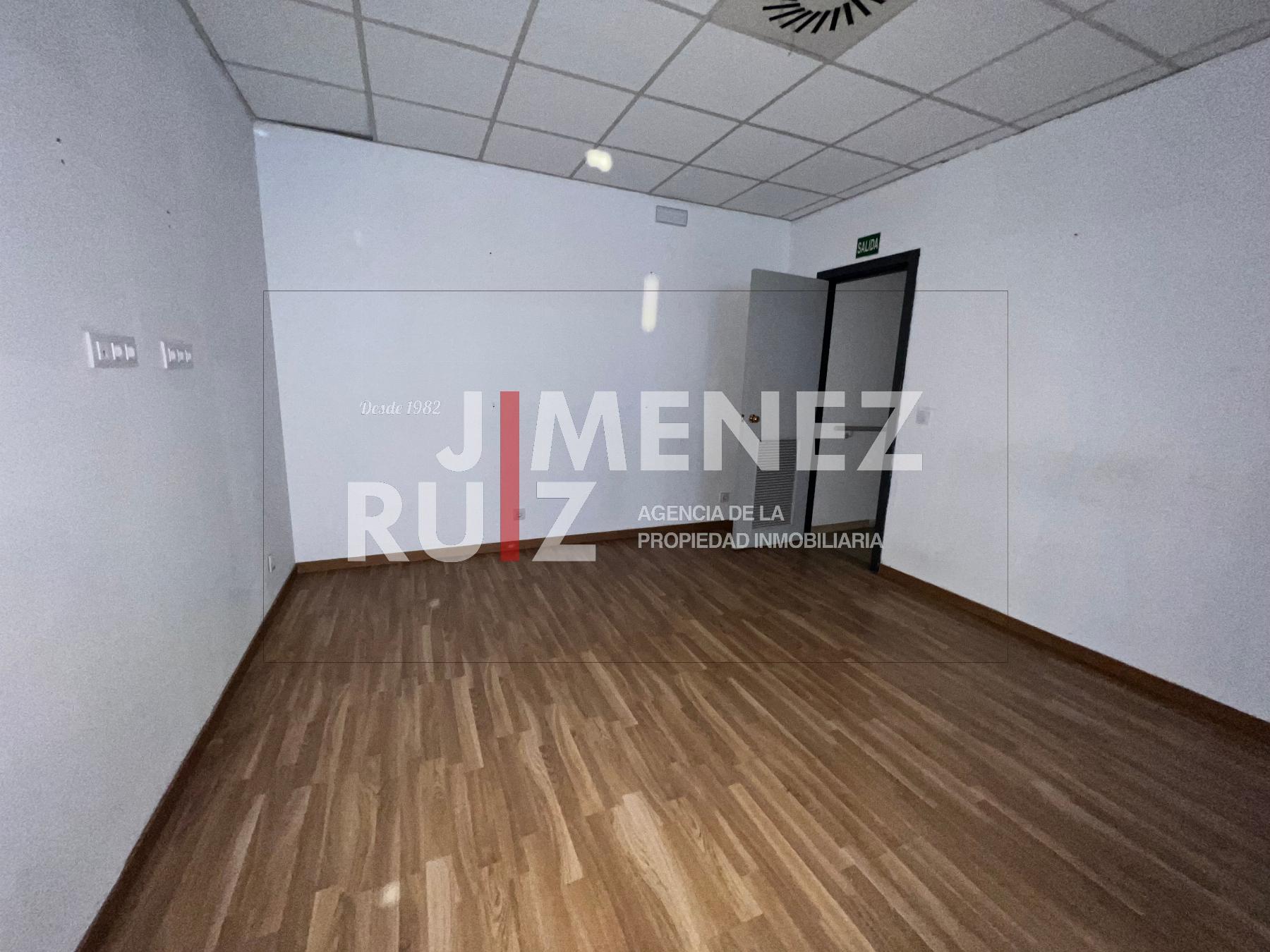 For sale of commercial in El Puerto de Santa María
