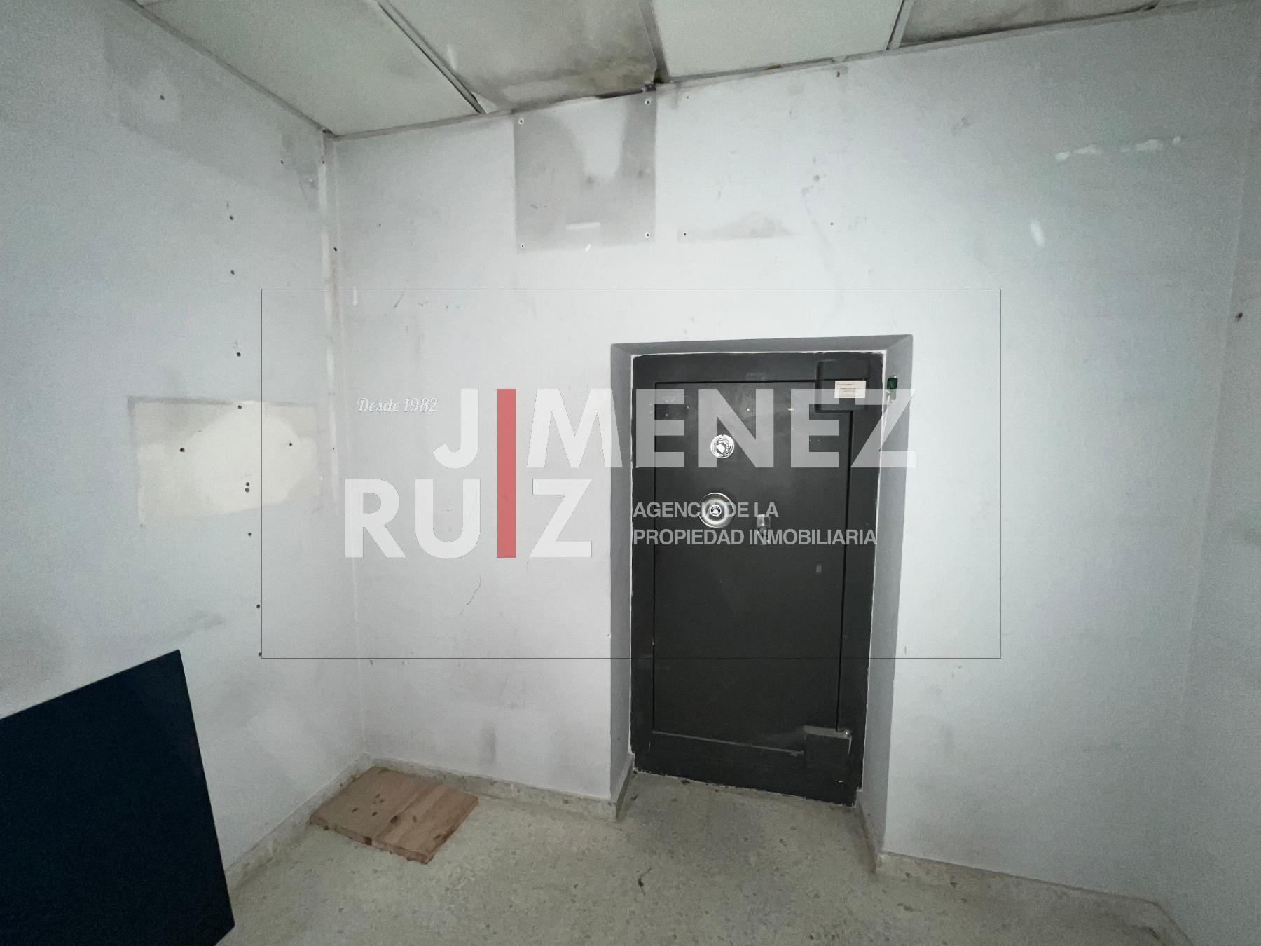 For sale of commercial in El Puerto de Santa María