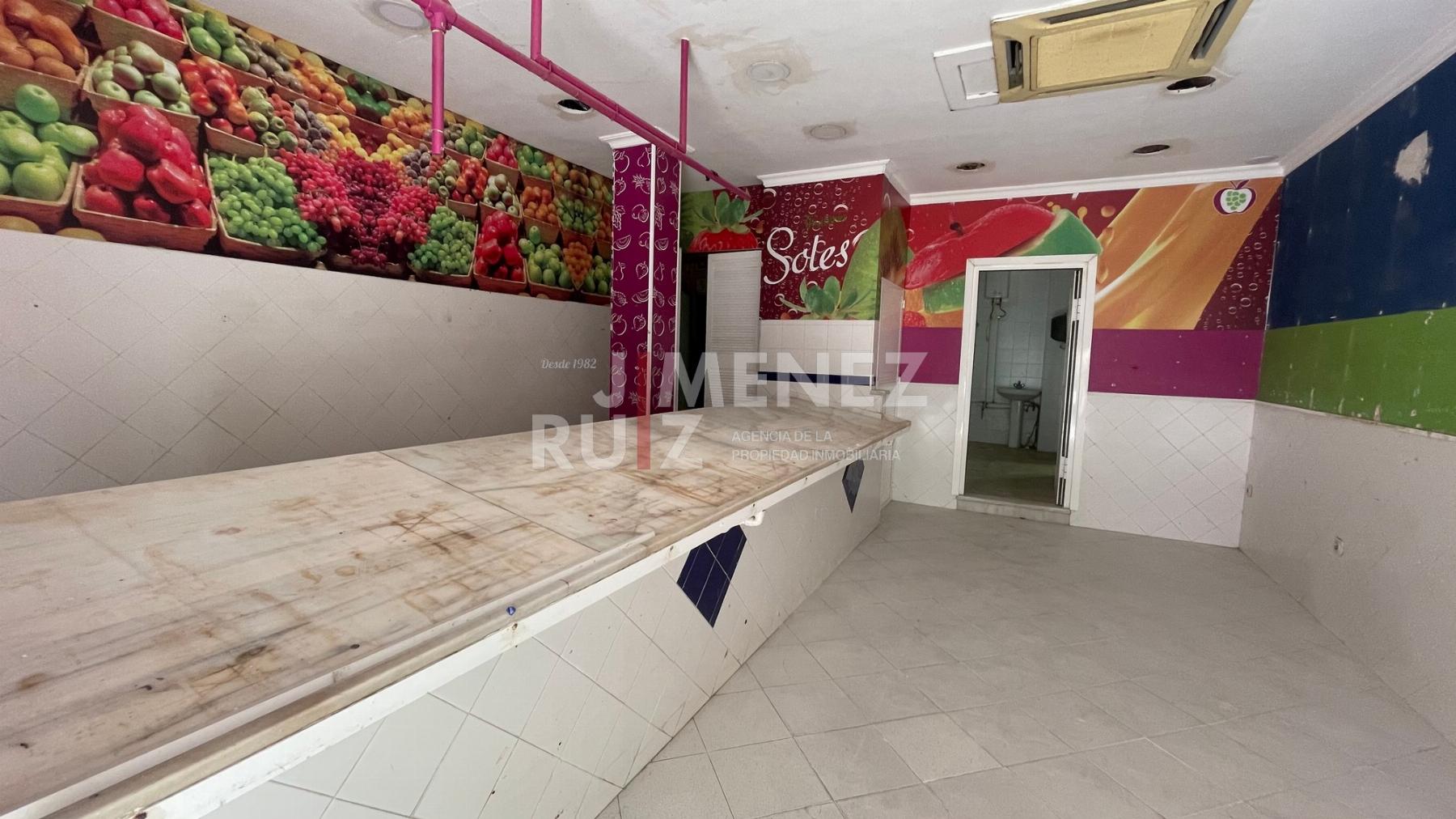 For rent of commercial in El Puerto de Santa María