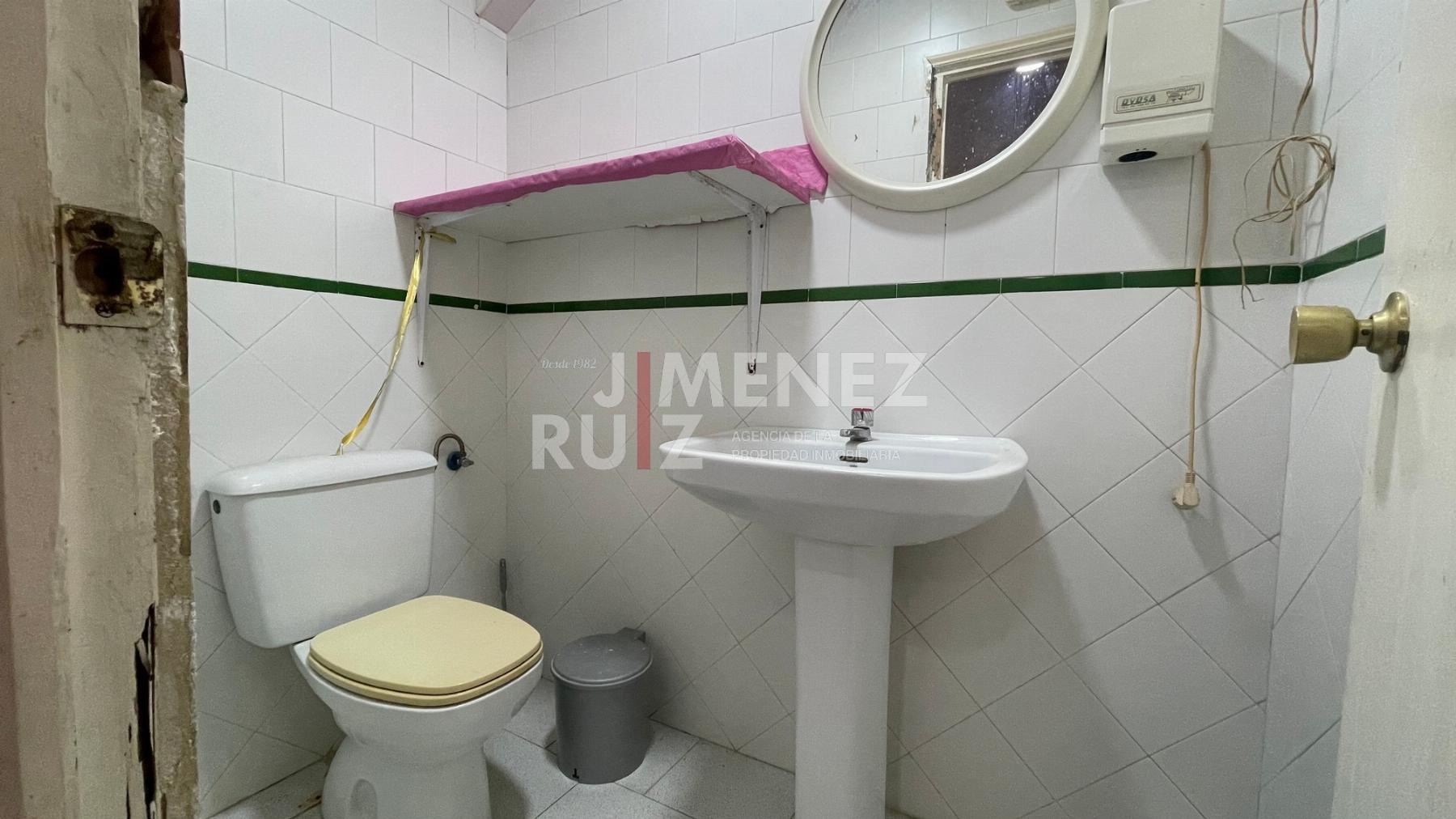 For rent of commercial in El Puerto de Santa María
