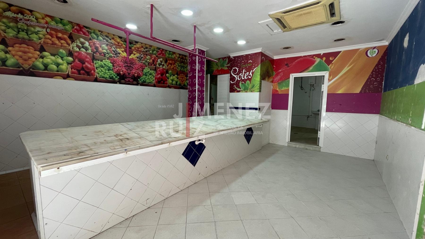 For rent of commercial in El Puerto de Santa María