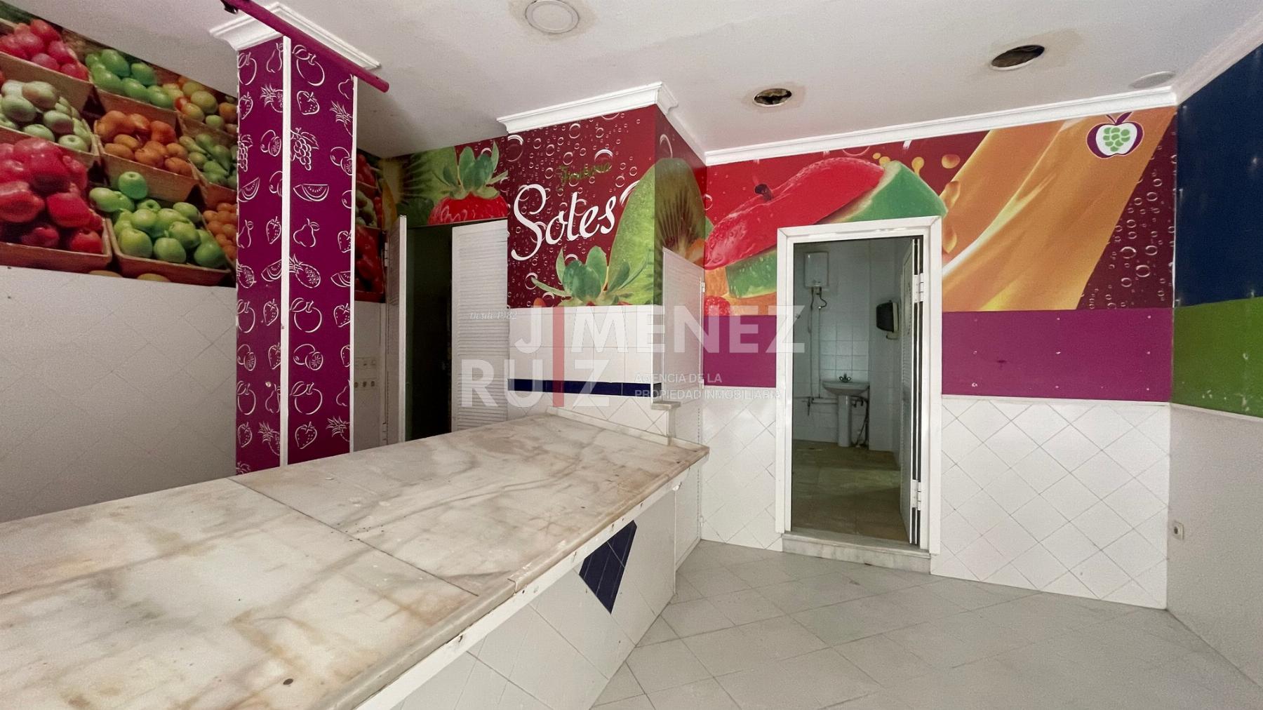 For rent of commercial in El Puerto de Santa María
