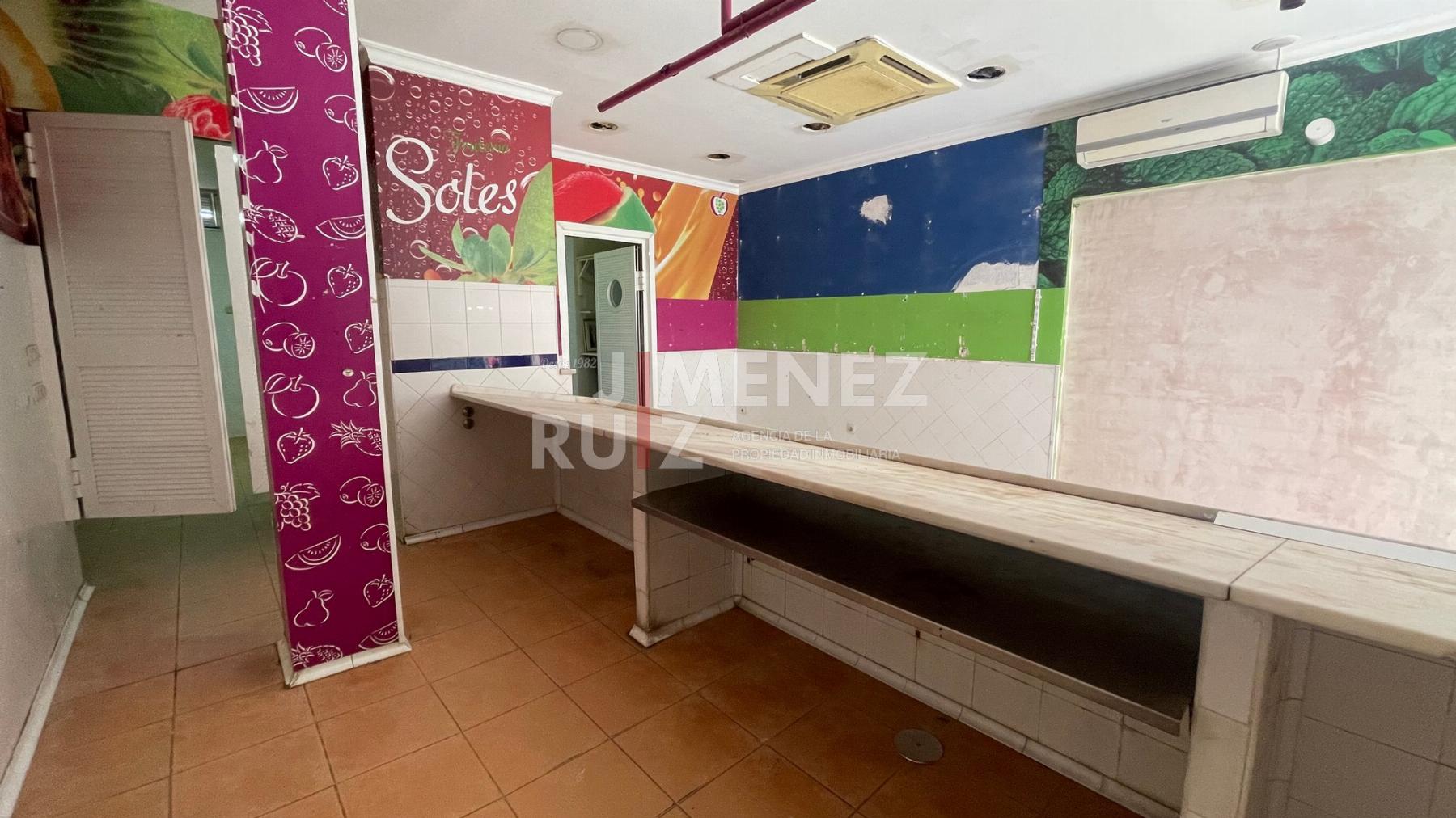 For rent of commercial in El Puerto de Santa María