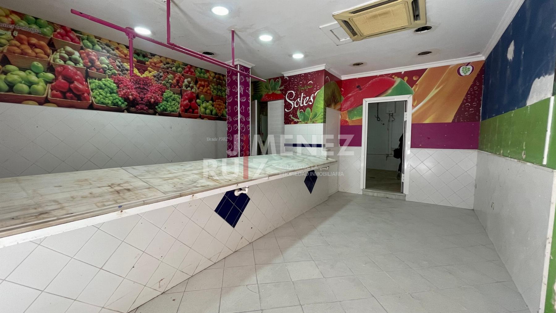 For rent of commercial in El Puerto de Santa María