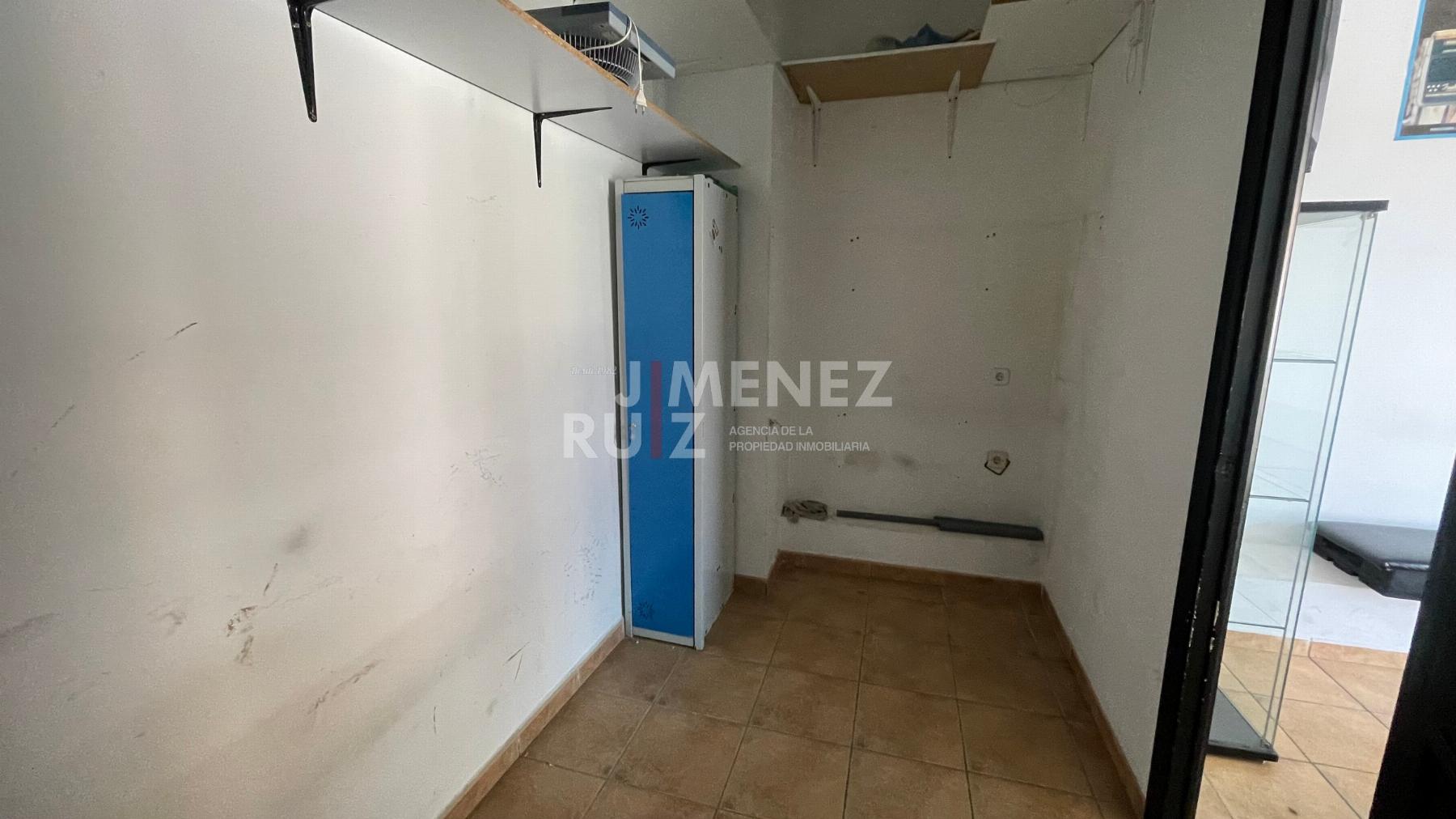 For rent of commercial in El Puerto de Santa María