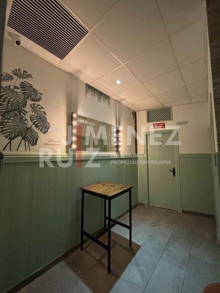 For sale of commercial in El Puerto de Santa María