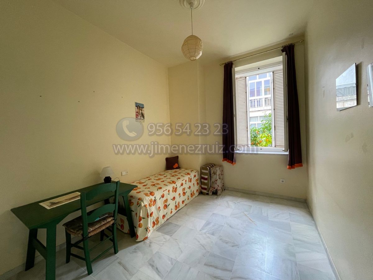 For sale of flat in El Puerto de Santa María