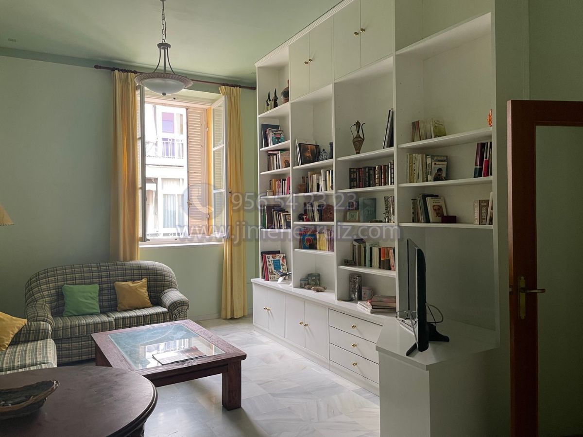 For sale of flat in El Puerto de Santa María