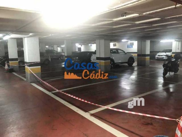 For sale of garage in Cádiz