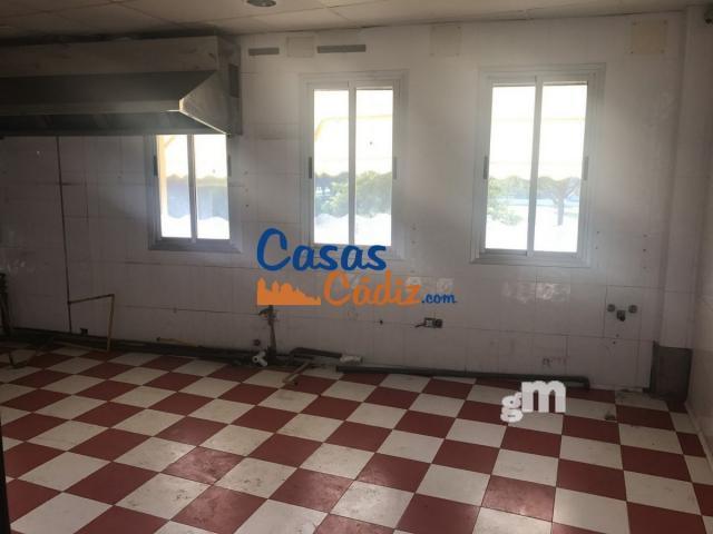 Venta de local comercial en Rota
