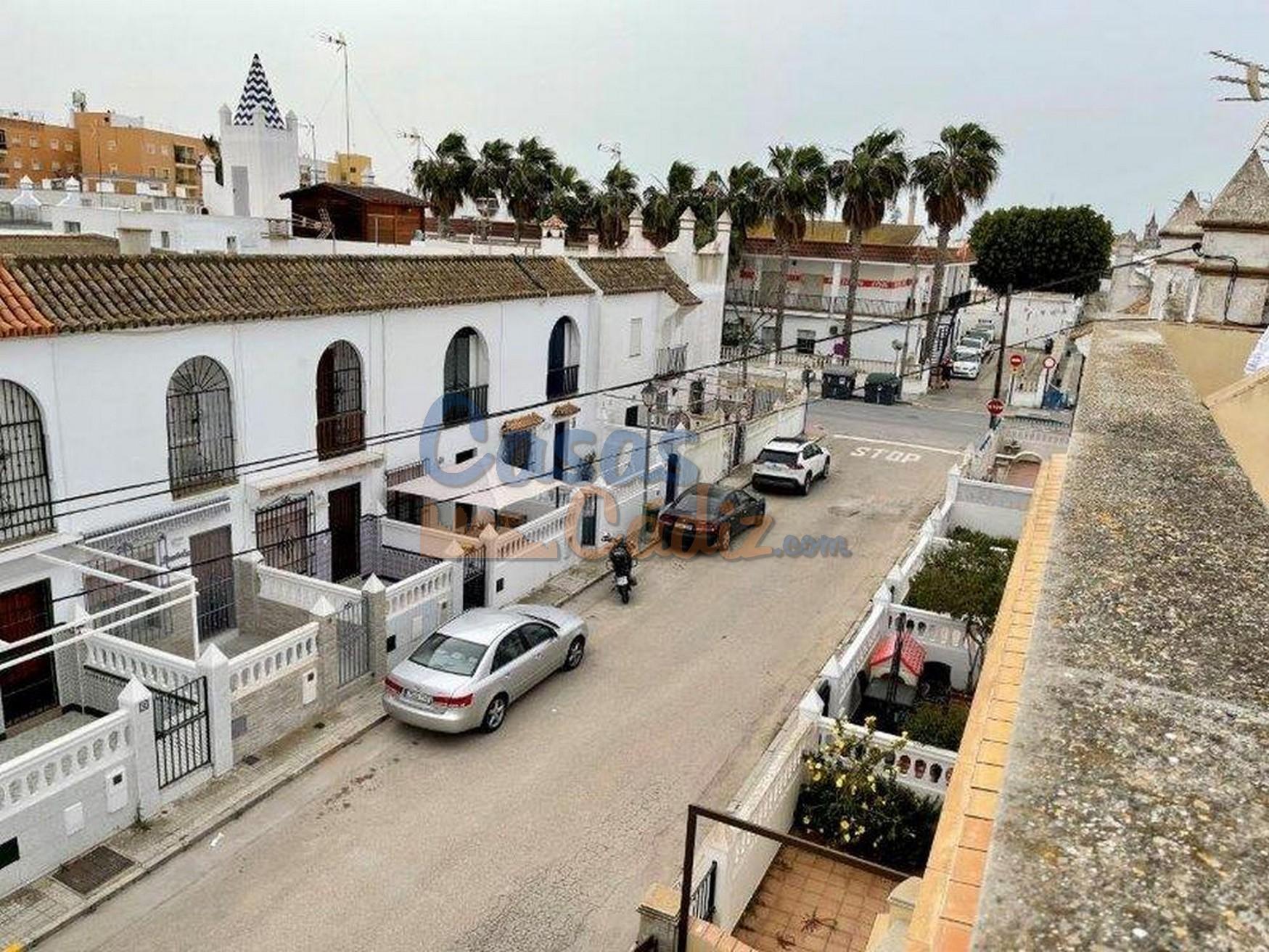 For sale of duplex in Chipiona
