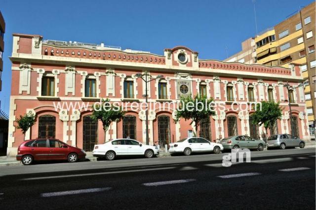 Til salg fra blok i Valencia