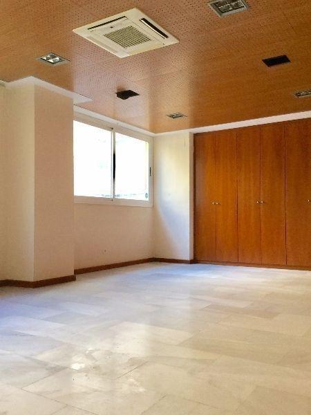 Til salg fra kontor i Valencia