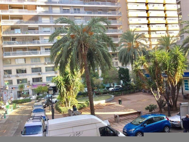 Til salg fra kontor i Valencia