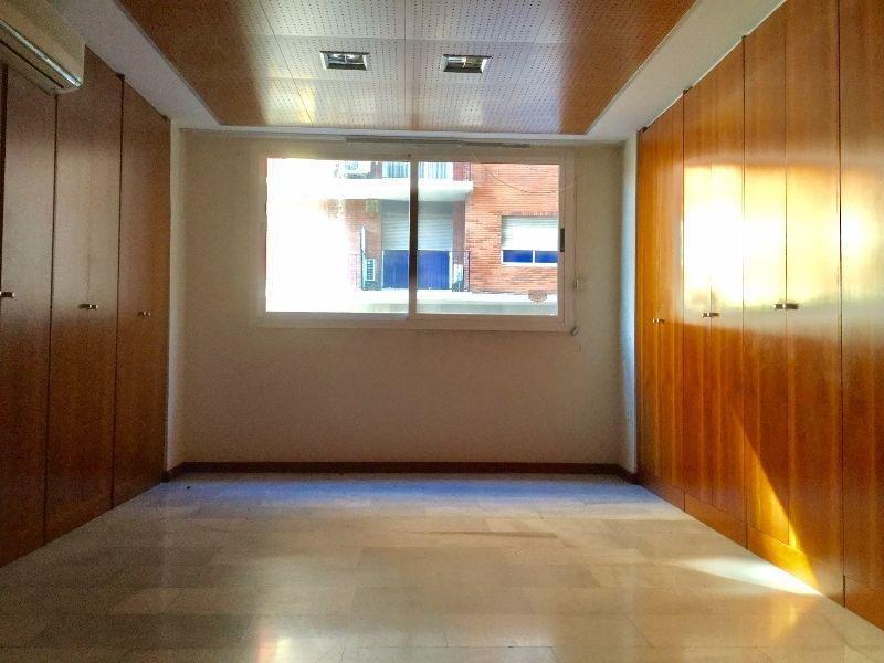 Til salg fra kontor i Valencia