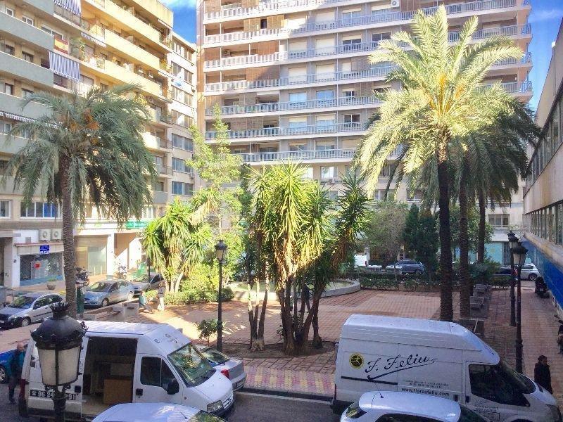 Til salg fra kontor i Valencia