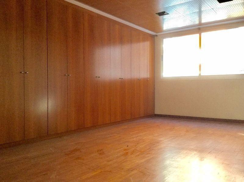 Til salg fra kontor i Valencia